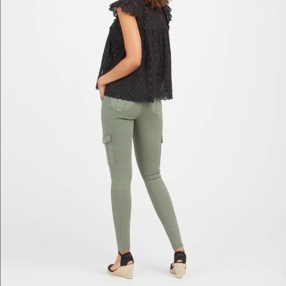 SPANX Stretch Twill Ankle Cargo Pants Soft Sage Green Size Medium Petite NWT - Picture 7 of 10